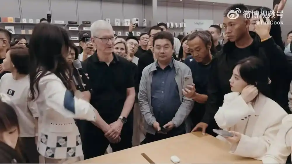 Tim Cook Applauds Honor of Kings as a Global Sensation during Surprise China Visit